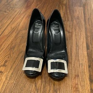 Roger Vivier classic leather pump